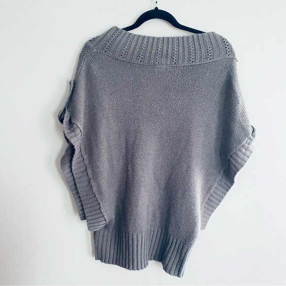 dots Women's Dark Gray Short Sleeve V Neck Knit Sweater Size Large - Picture 6 of 10